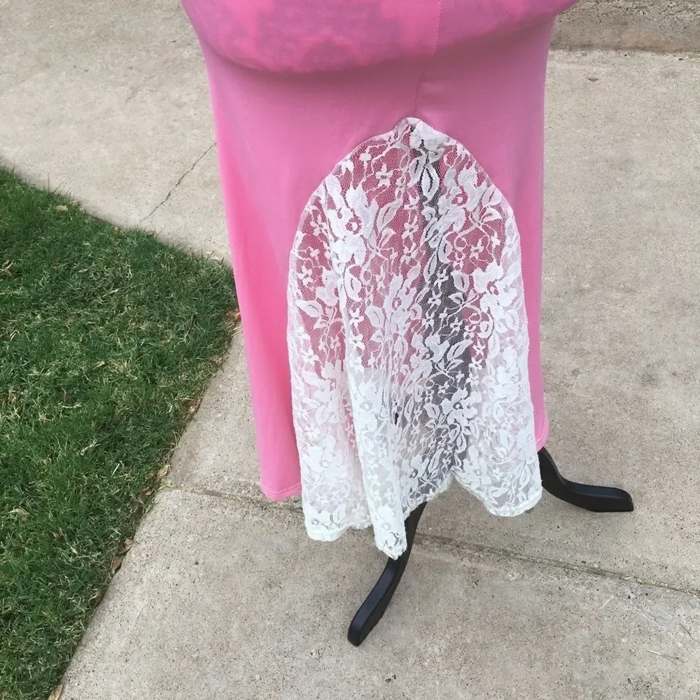 Beautiful Vintage Lace Gown L